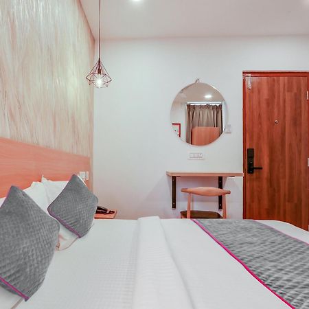 Townhouse Casa Grand Hotel Hyderabad Exterior photo