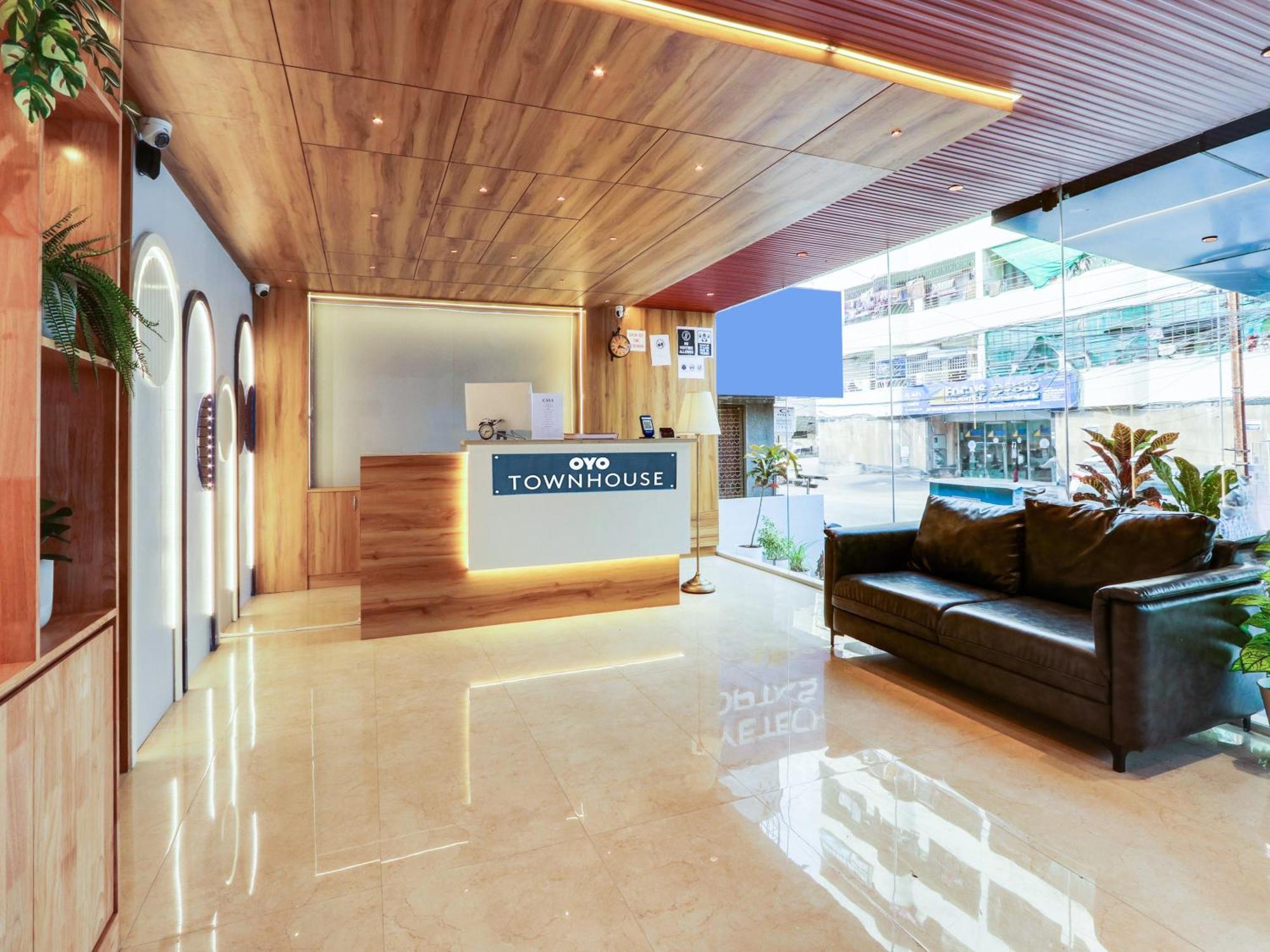 Townhouse Casa Grand Hotel Hyderabad Exterior photo