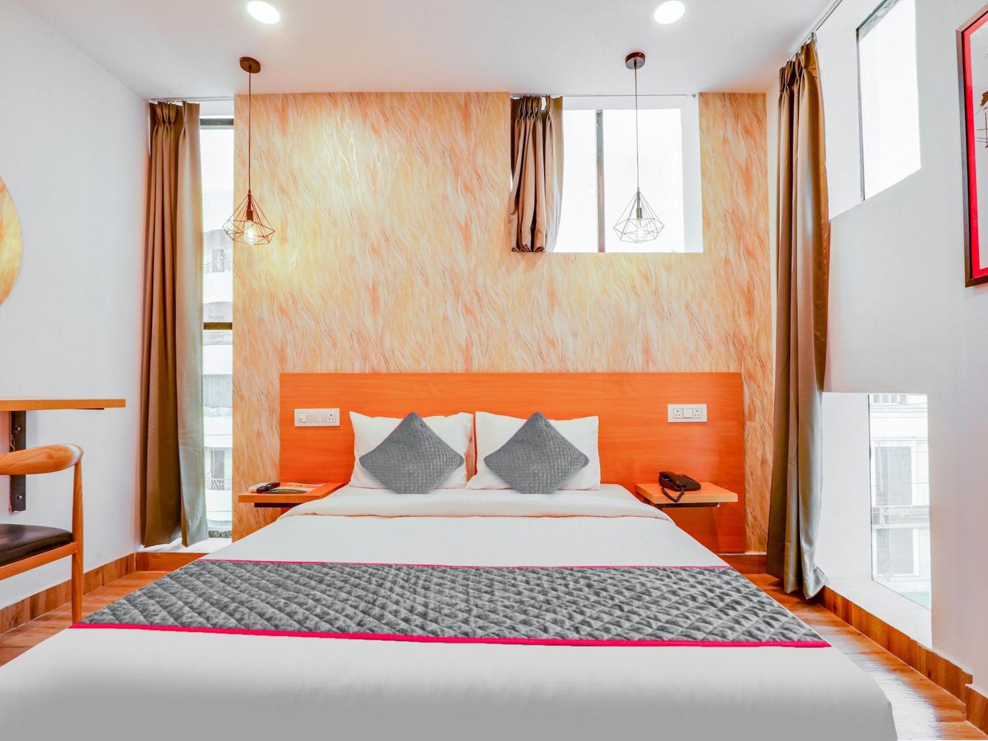 Townhouse Casa Grand Hotel Hyderabad Exterior photo